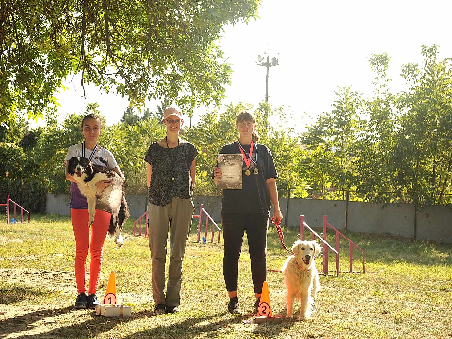 На нашей площадке 2 октября прошли квалификационные испытания по аджилити по судейством Гагариновой Дарьи.